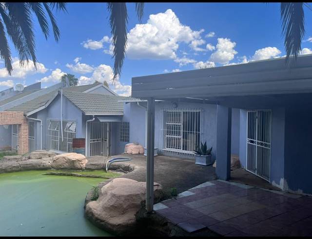 3 BEDROOM HOUSE FOR SALE IN MULBARTON